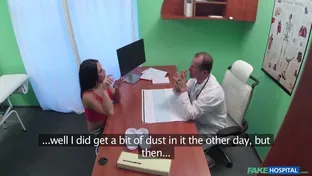 Doctor seduces sexy holiday maker / FakeHospital